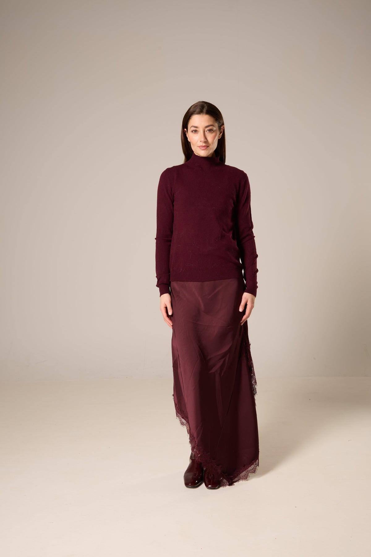 Fine Knit Mock Neck Sweater – Burgundy
