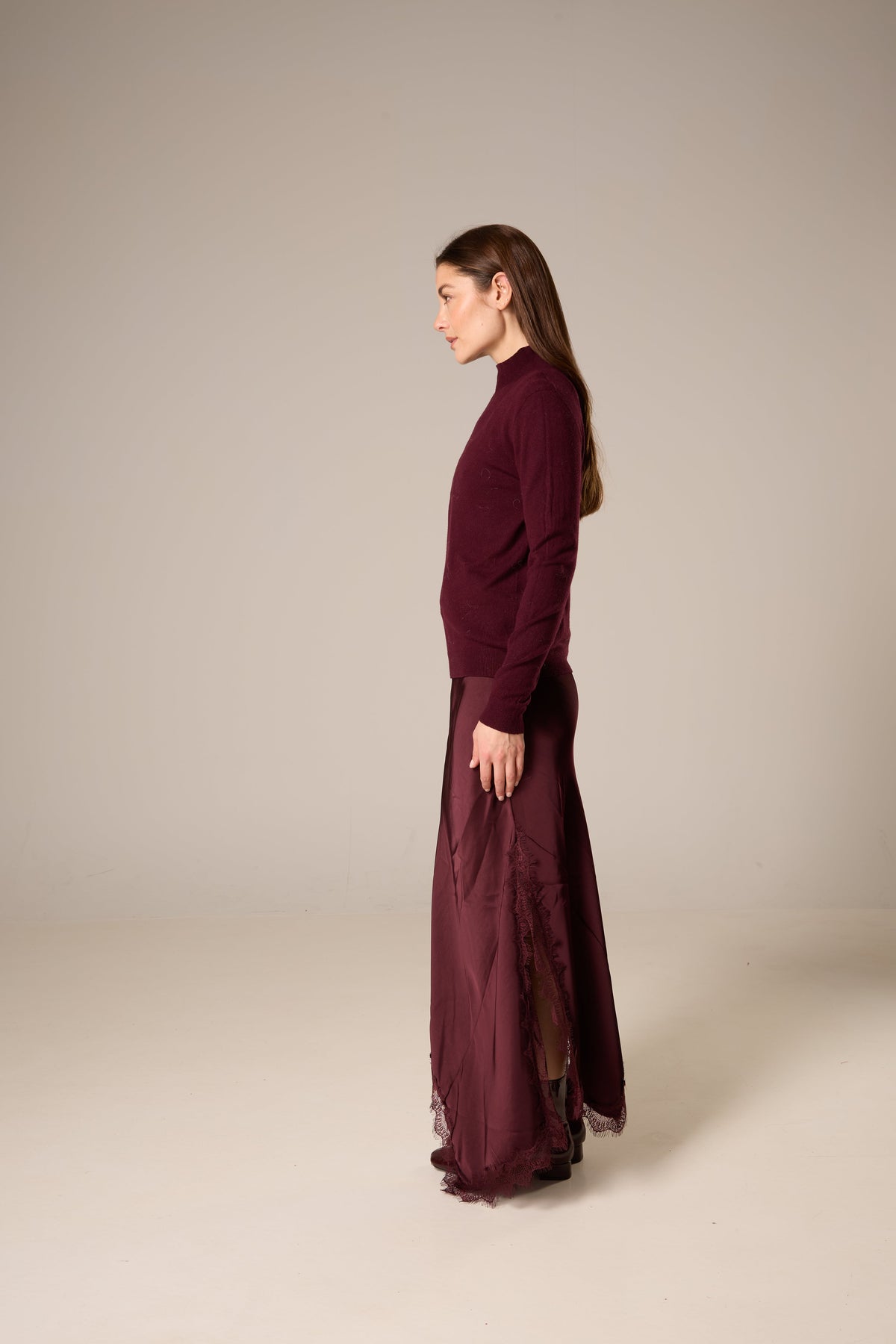 Fine Knit Mock Neck Sweater – Burgundy