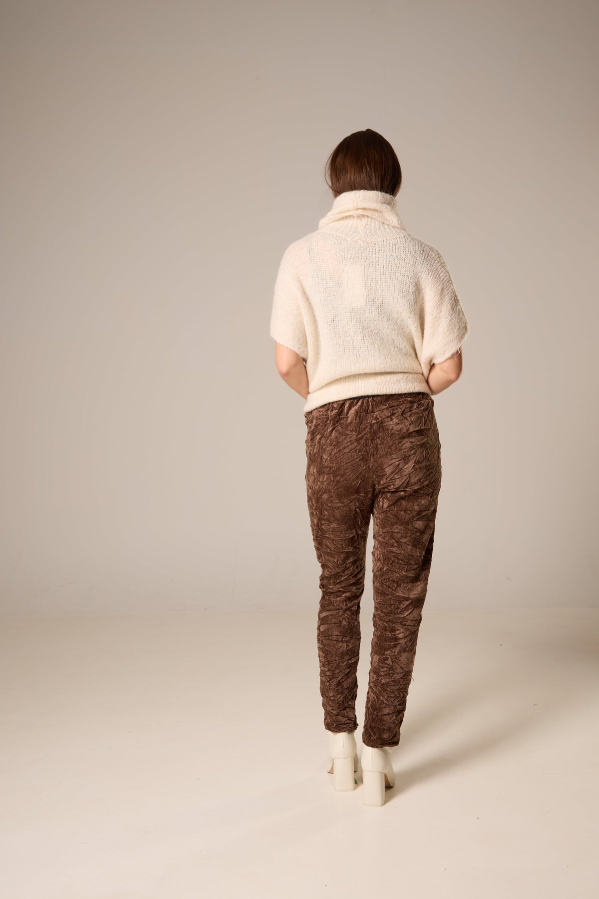 Pantalon jogger en velours froissé avec cordon scintillant – brun