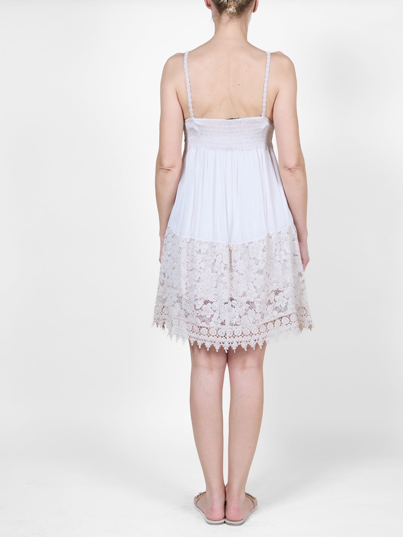 Robe beige à haut en crochet