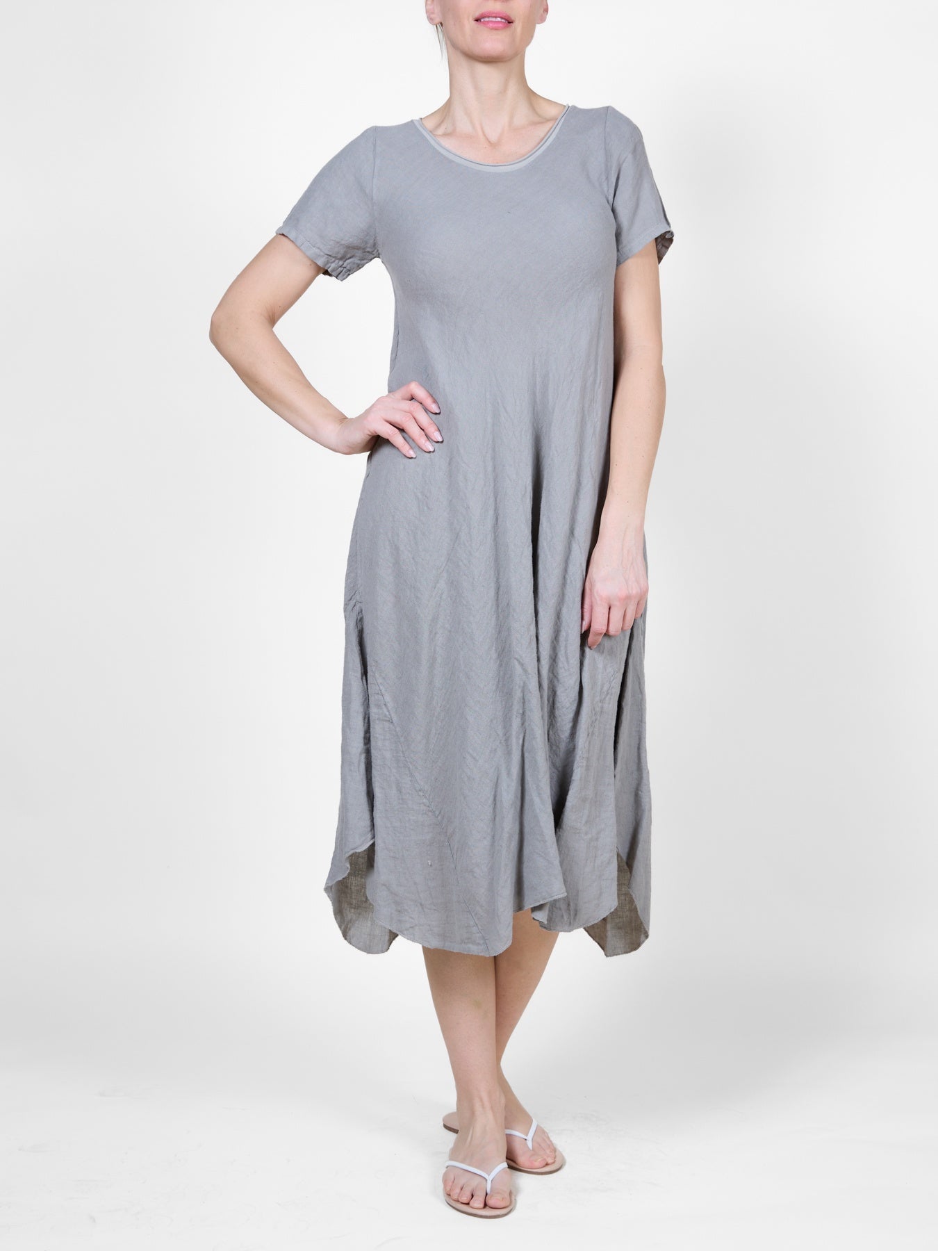 Robe T-shirt Fango à ourlet asymétrique fluide
