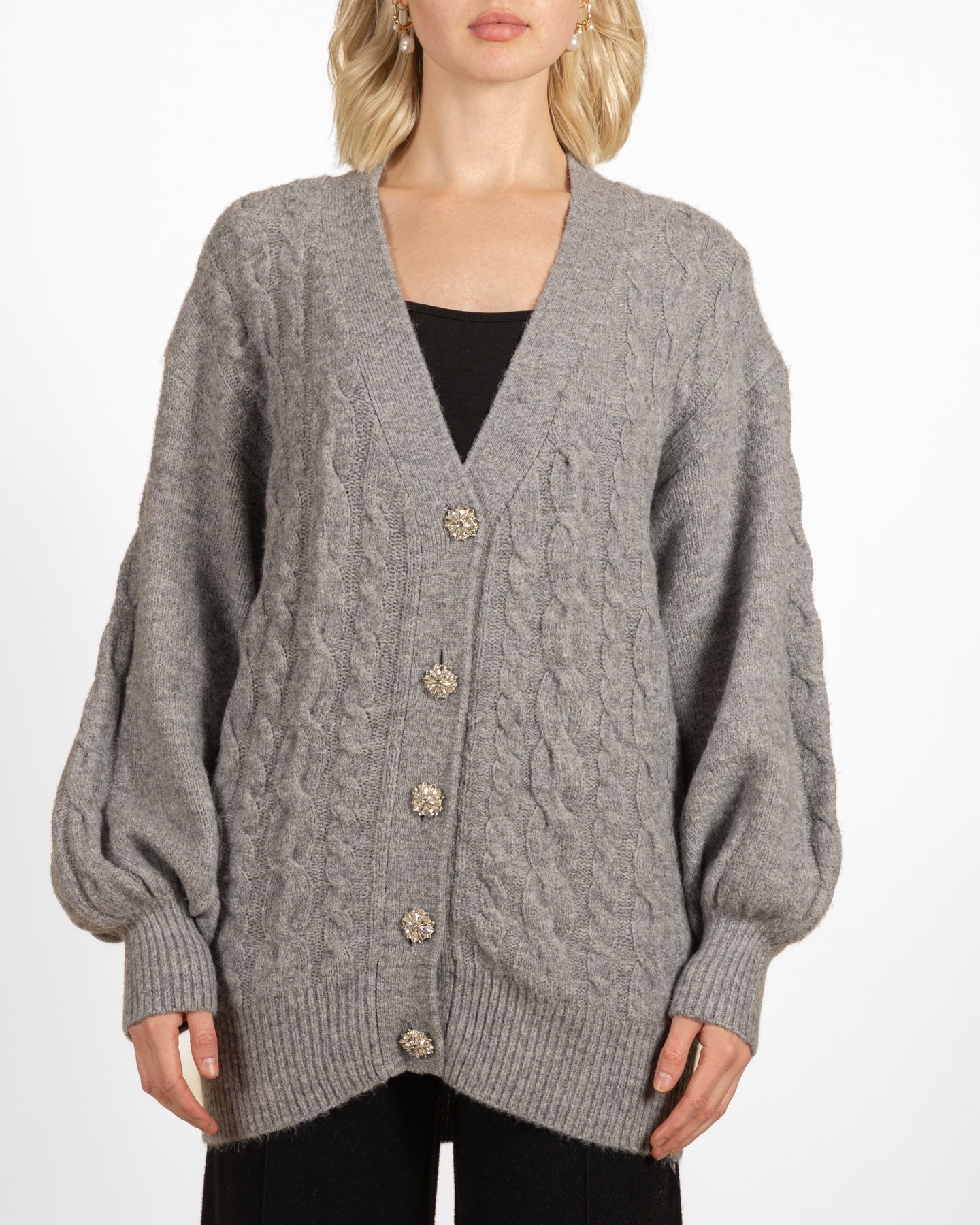 Cardigan gris à épaules tombantes en maille torsadée et boutons strass