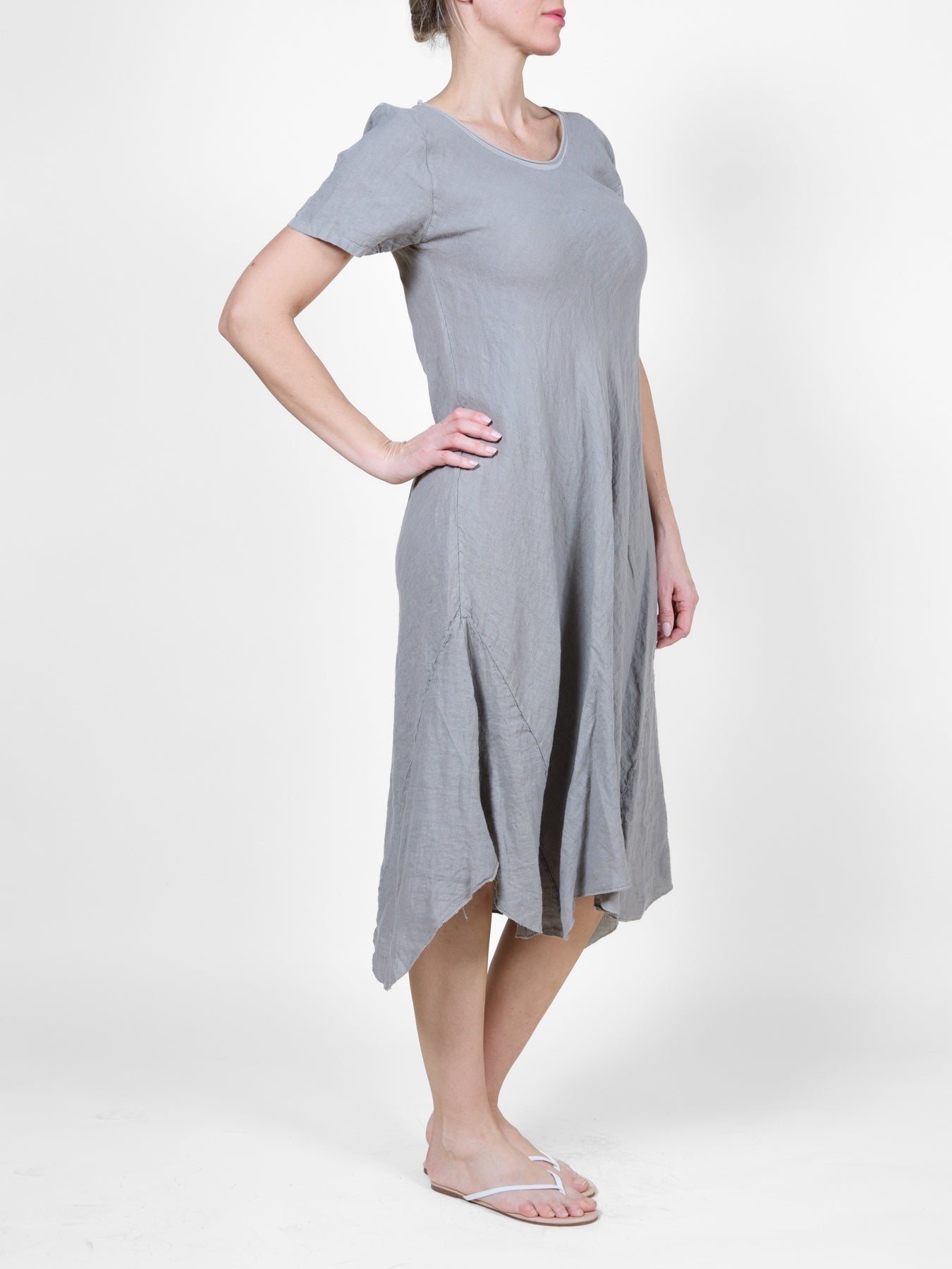 Robe T-shirt Fango à ourlet asymétrique fluide