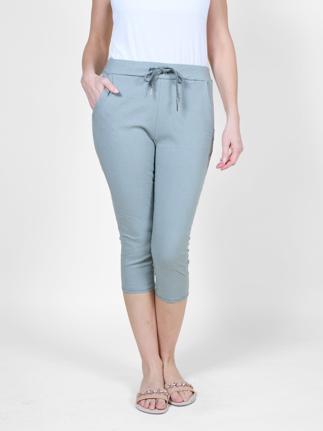 Palm Pull-On Jogger Capri Pants