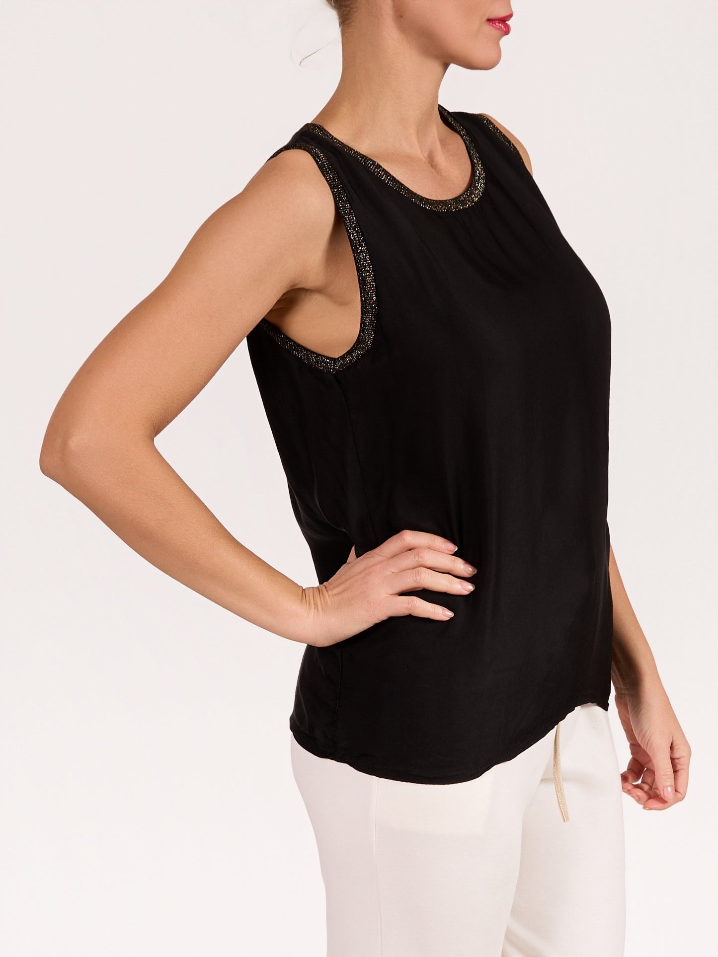 Camisole noire en satin avec détail lurex