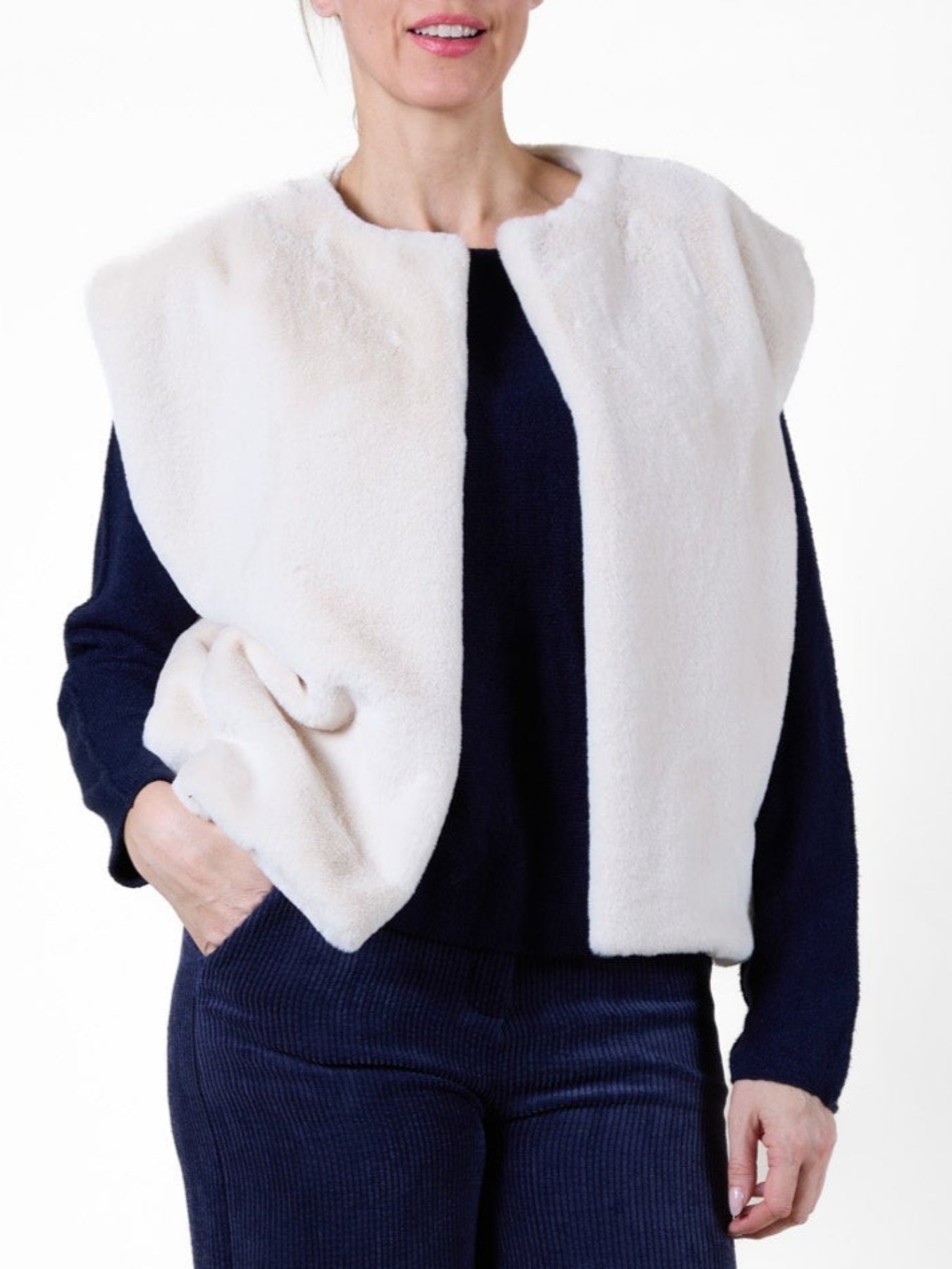 Gilet en fausse fourrure synthétique ivoire