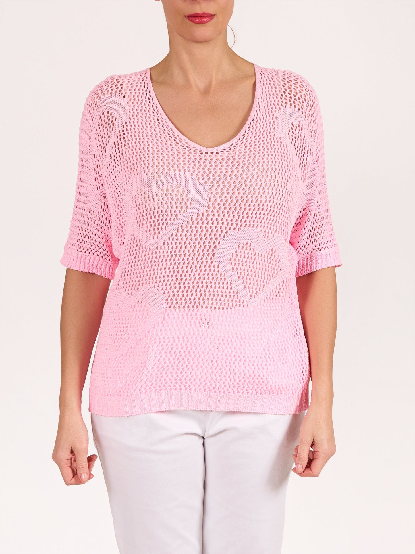 Pullover rose en crochet à col en V avec motif cœur