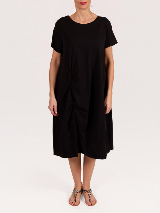 Robe maxi noire à manches courtes avec détail torsadé sur le côté