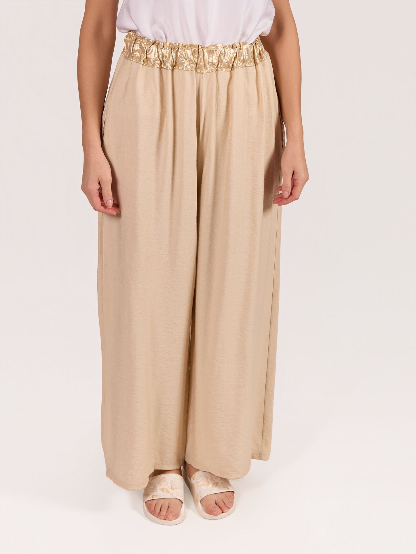 Pantalon beige à enfiler à jambe large avec taille effet foil