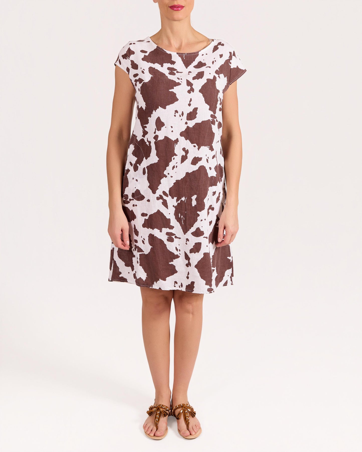 Robe blanche à manches capuchon avec imprimé MOO et côtés en maille côtelée